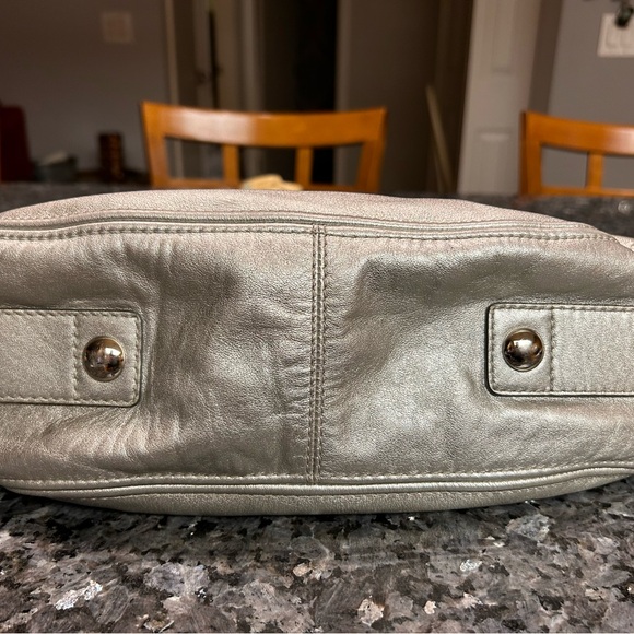 Metallic Silver Hobo purse - Picture 12 of 12